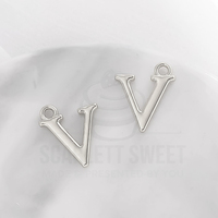 1.6cm Silver Charm Letter 'V'